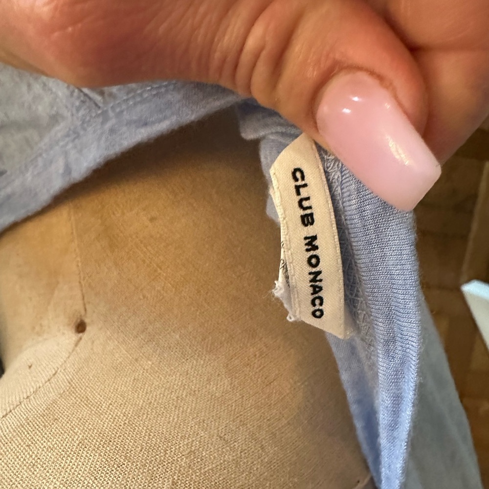 Club Monaco tshirt size small - Picture 4 of 4